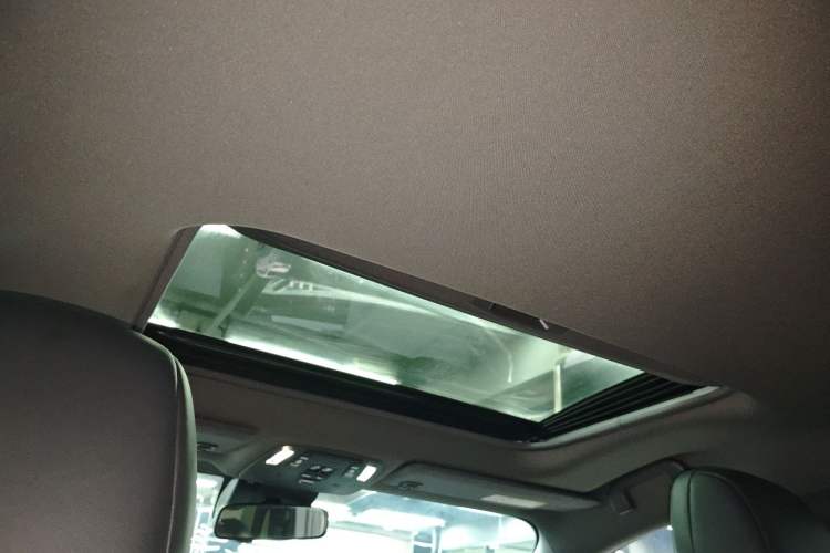 Used Toyota Granvia 2024 2.5L Hybrid Luxury Edition Headliner