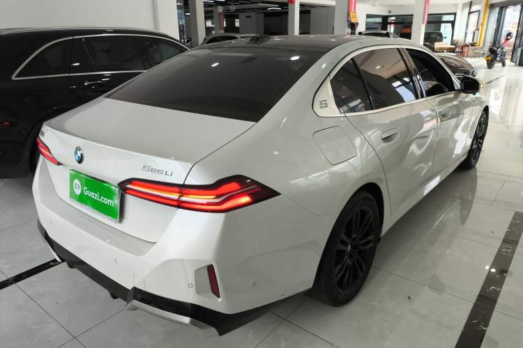 Used BMW 5 Series 2024 525Li M Sport Package Rear Right 45 Deg