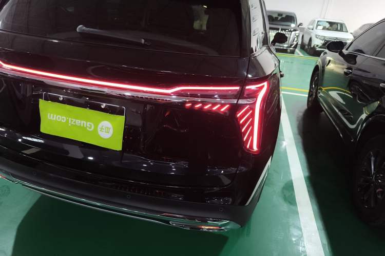 Used Hongqi HS7 PHEV 2024 2.0T PHEV Four-Wheel Drive Flagship Edition 6 Seats Right Rear Taillight