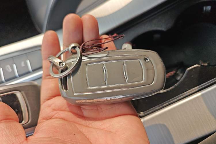 Used Geely Auto Emgrand X7 Sport 2020 1.8TD DCT Two-Wheel Drive Smart Connect 4G-Enabled Version