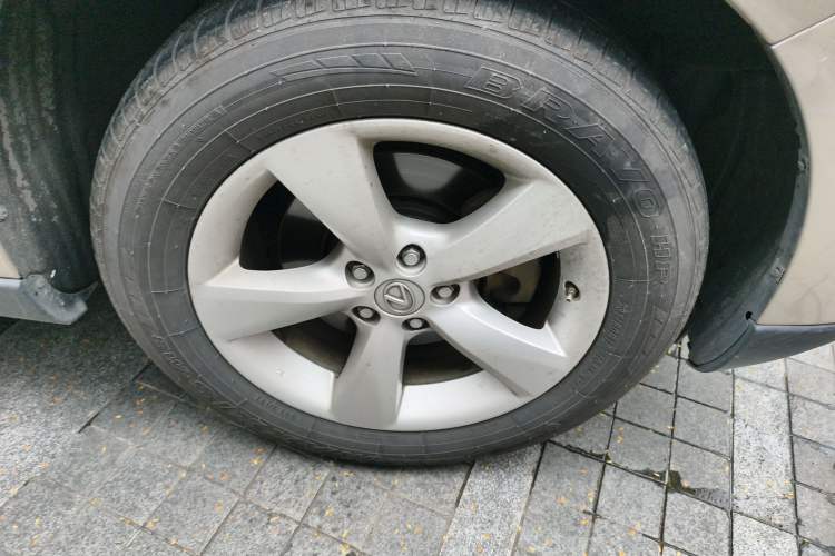 Used Lexus RX Classic 2011 270 Luxury Edition Right Front Wheel Hub