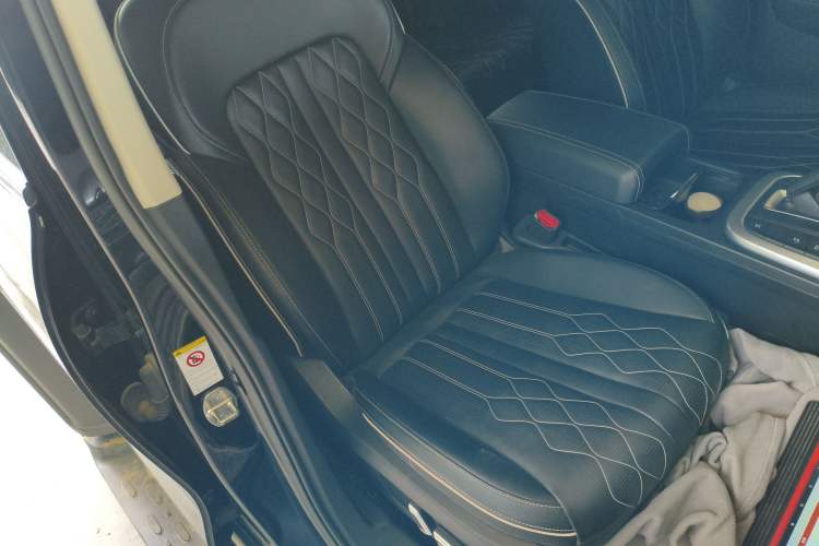 Used Tank 300 2021 Off-Road Edition 2.0T Challenger Right Front Seat