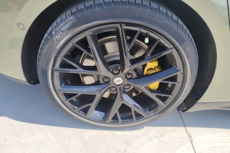 Used Xiaomi Auto SU7 2024 Four-Wheel Drive Ultra-Long Range Advanced Intelligent Driving Max Edition