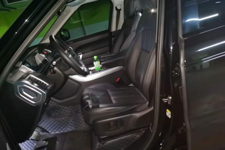 Used Land Rover Range SportNew Energy 2022 P400e SE Left Front Seat