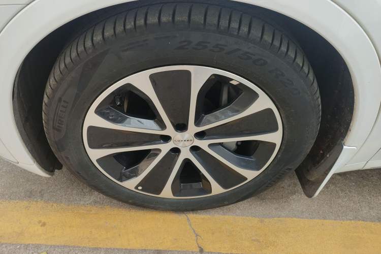 Used Hima Luxeed R7 2024 All-Electric 802 km Max Left Front Wheel Hub