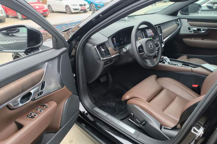 Used Volvo S90 2025 B5 Zhiya Luxury Edition