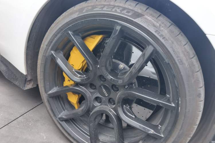 Used Xiaomi Auto SU7 Ultra 2025 Ultra Model Right Front Wheel Hub