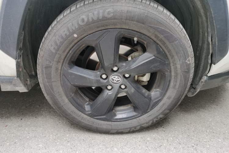 Used Toyota RAV4 2020 Dual-Engine 2.5L E-CVT 4x4 Elite PLUS Edition
