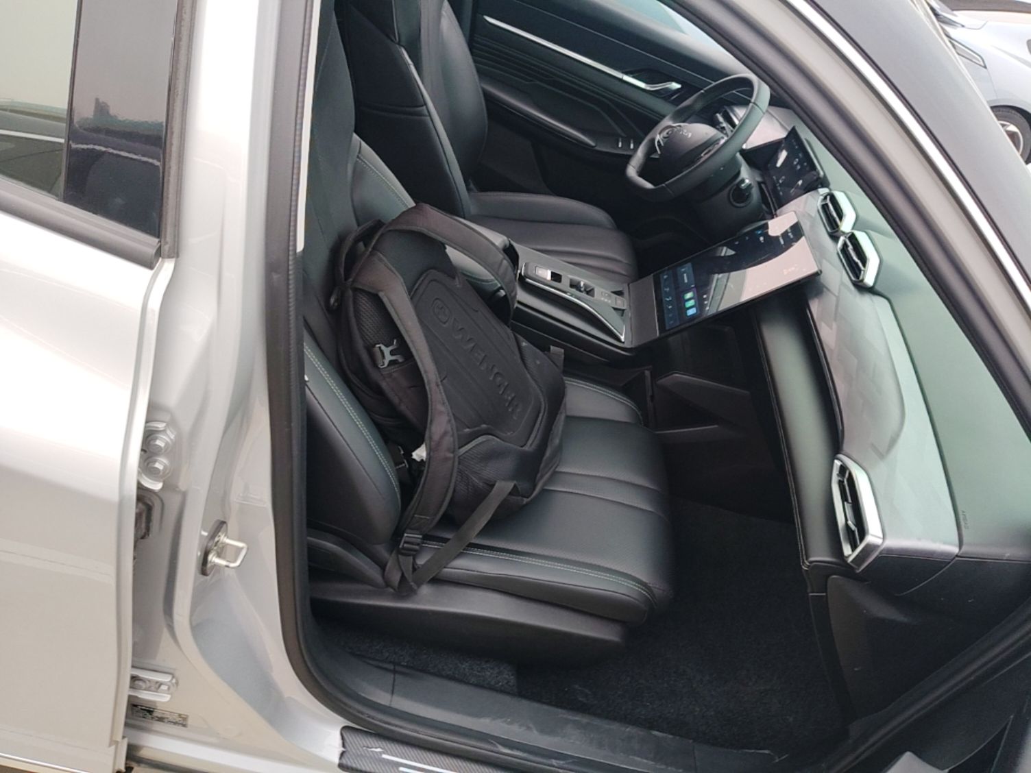 Dongfeng Aeolus Mage 2024 Honor Edition 1.5T Luxury Model — снимка 19