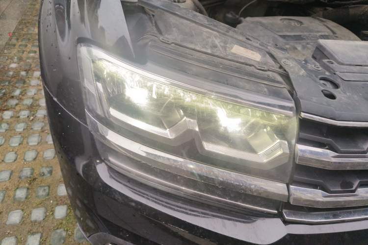 Used Volkswagen Teramont 2020 330TSI Two-Wheel-Drive Luxury Edition China VI Standard Right Front Headlight