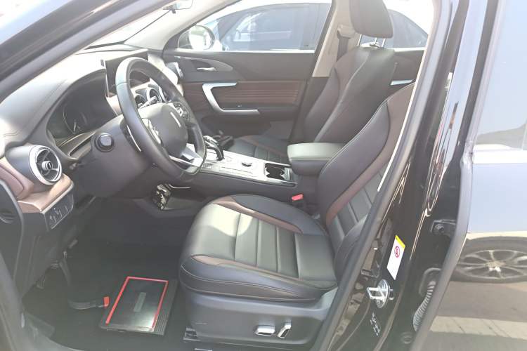 Used Wey VV5 2020 1.5T Two-Wheel Drive Color Pioneer
