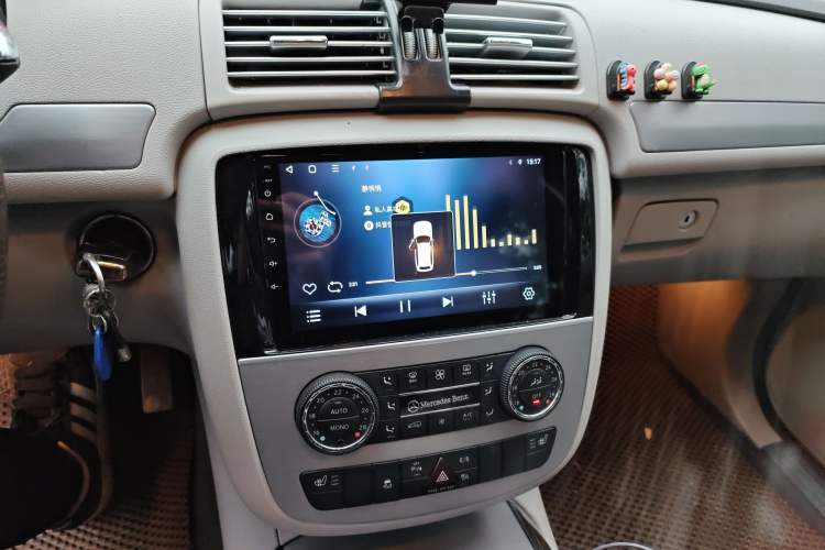 Used Mercedes-Benz R-Class 2011 R 300 L Business Model
