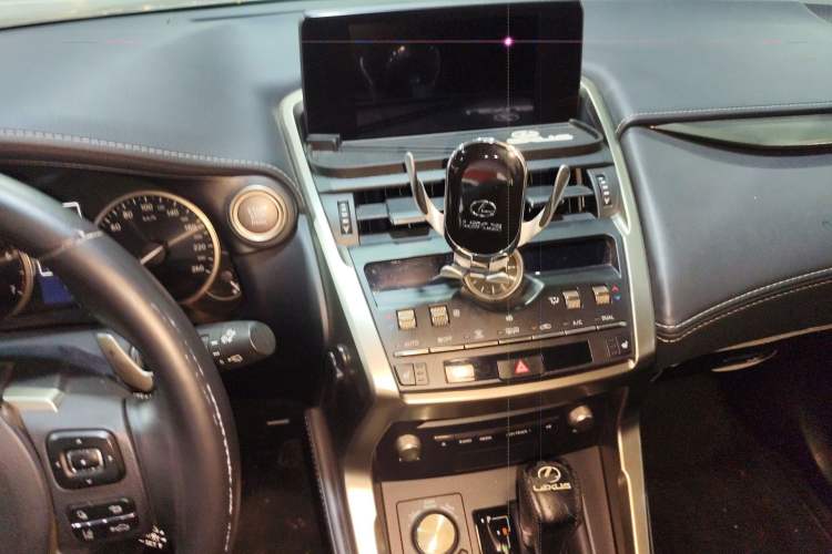 Used Lexus NX 2018 200 All-Wheel Drive FENGSHANG Version China VI Standard Audio And AC Panel