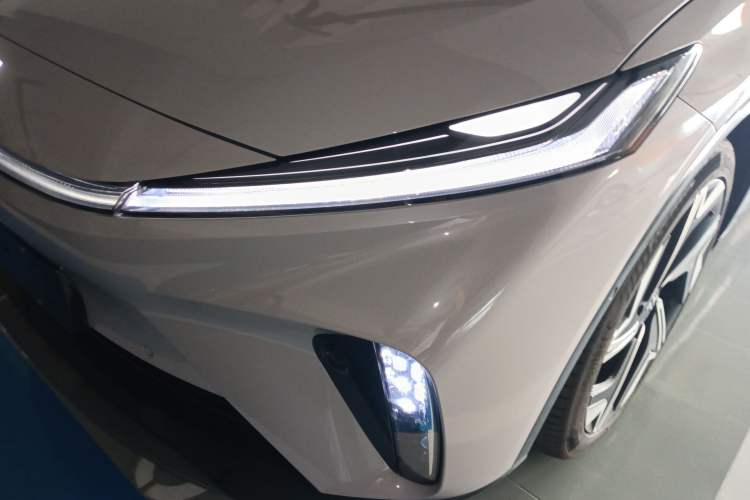 Used Rising R7 2023 Rear-Drive Screen King Edition