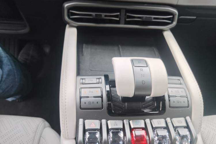 Used Formula Leopard Titanium 3 2025 501KM All-Wheel Drive Intelligent Driving Ultra Version