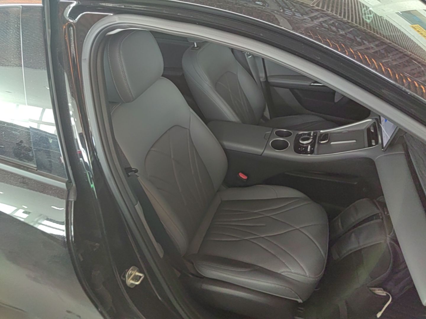 Geely Galaxy L6 2025 EM-i 140km Explorer+ Edition — снимка 19