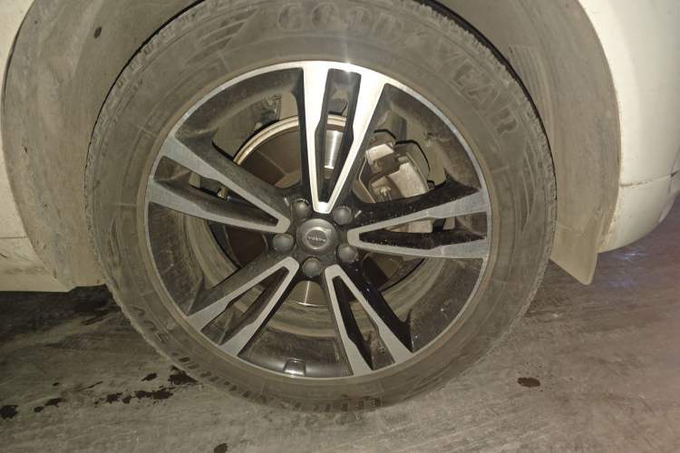 Used Volvo XC60 2019 T5 4x4 Smart Edition China V Standard