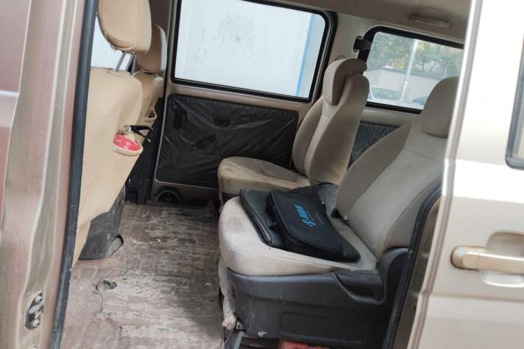 Used Wuling Rongguang V 2018 1.5L Standard Version