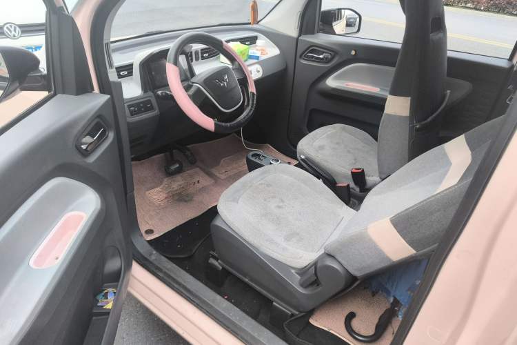 Used Wuling Hongguang MINIEV 2021 Macaron Premium Model – Lithium-NMC
