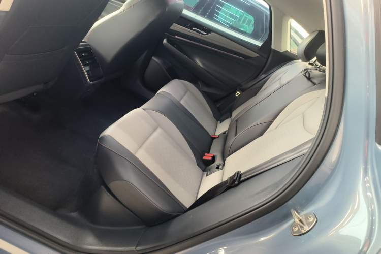 Used Volkswagen ID.7 VIZZION 2024 AIR model Left Rear Seat