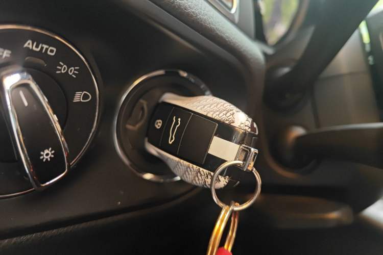 Used Porsche Macan 2017 Macan 2.0T Vehicle Key