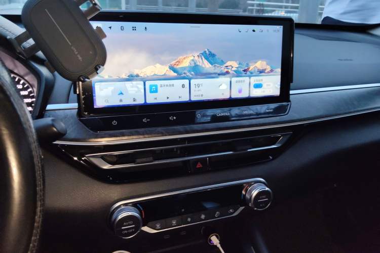 Used Nissan Teana 2022 2.0L XL-Upr Enjoyment Edition Audio And AC Panel