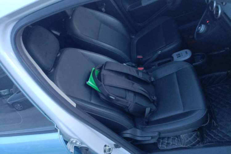 Used ORA Black Cat 2019 351 km Family Edition Right Front Seat