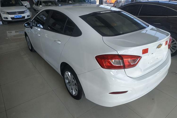 Used Chevrolet Cruze 2017 1.5L Automatic Pioneer Sunroof Edition