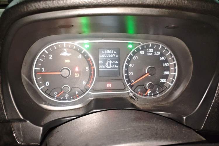 Used Land X8 2015 Explorer Edition 2.0T Diesel 4x4 Luxury Model Instrument Cluster