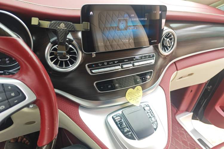 Used Mercedes-Benz V-Class 2021 V 260 Prestige Edition Audio And AC Panel