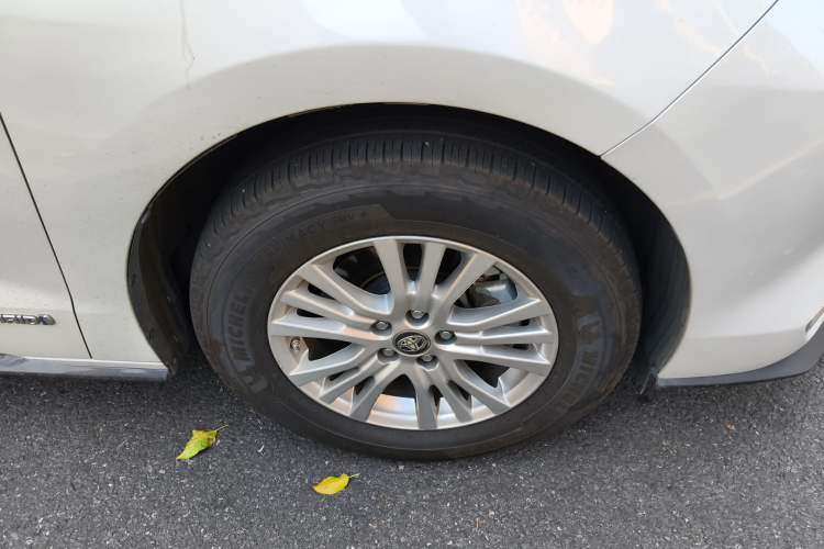 Used Toyota SIENNA 2021 2.5L Hybrid Luxury Edition