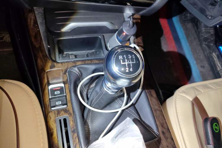 Used Hanteng X7 2016 1.5T Manual Luxury Edition Gear Lever