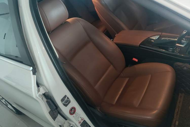 Used BMW 5 Series 2014 530Li Leading Model