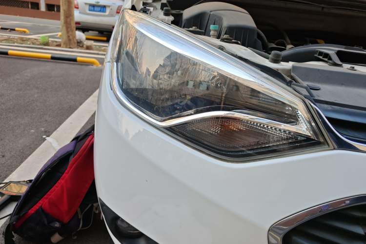 Used Chevrolet Lova RV 2018 1.5L Automatic Smart Drive Model Right Front Headlight