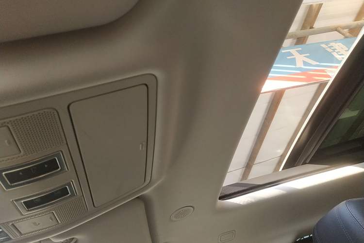 Used Land Rover Range Rover Evoque 2021 Range Rover Velar 249 PS R-Dynamic S Performance Edition