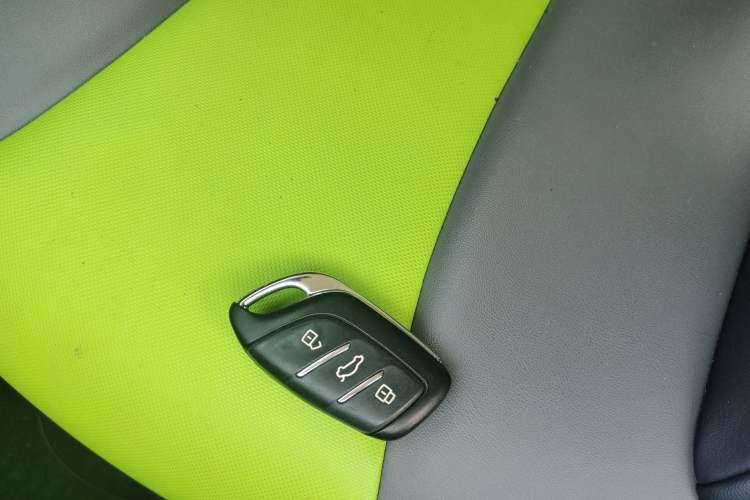 Used Roewe Clever 2021 302 km New Four-Seater Super-Efficient Version