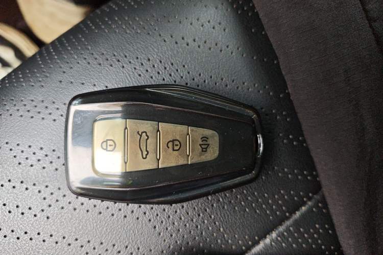 Used Geely Auto Emgrand 2022 4th Generation 1.5L CVT Luxury Model Vehicle Key