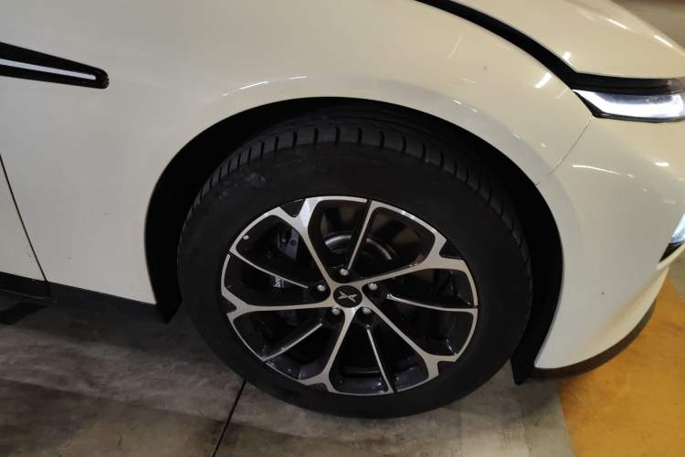 Used XPeng P7 2022 480G Right Front Wheel Hub