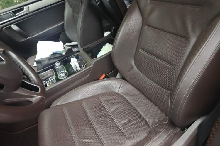 Used Volkswagen Touareg 2018 3.0 TSI Glory Collection Edition Left Front Seat