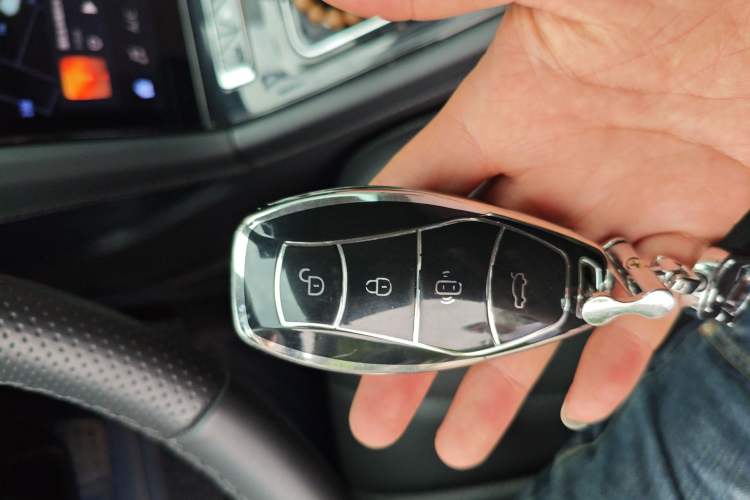 Used Hongqi H5 2024 2.0T Automatic Smart Connect Flagship Edition
