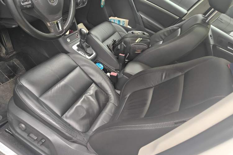 Used Volkswagen Tiguan 2015 1.8TSI Automatic All-Wheel-Drive Luxury Model Left Front Seat