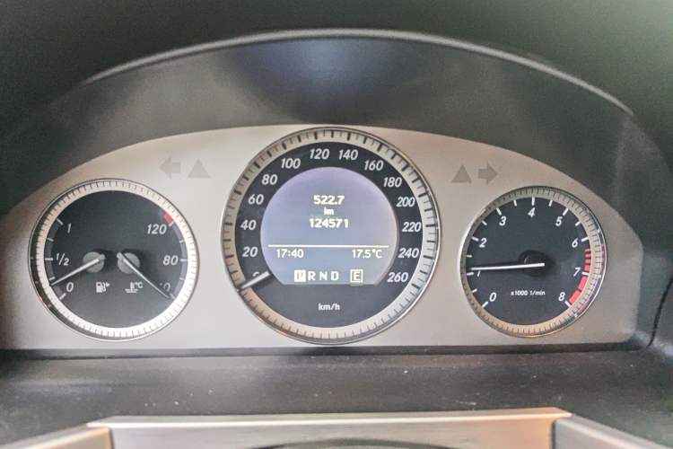 Used Mercedes-Benz GLK-Class 2011 GLK 300 4MATIC Luxury Model