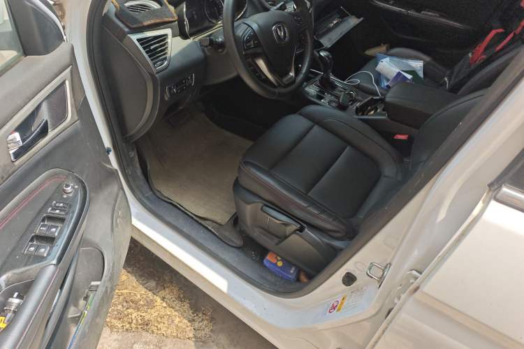 Used CHANGAN CS75 2017 Shangkui Edition 1.5T Automatic Fengxiang Model
