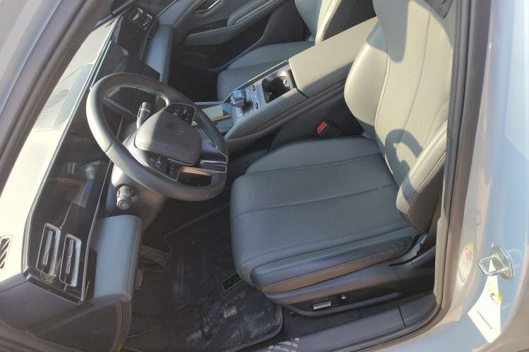 Used BYD Qin L 2024 DM-i 120KM Leading Model
