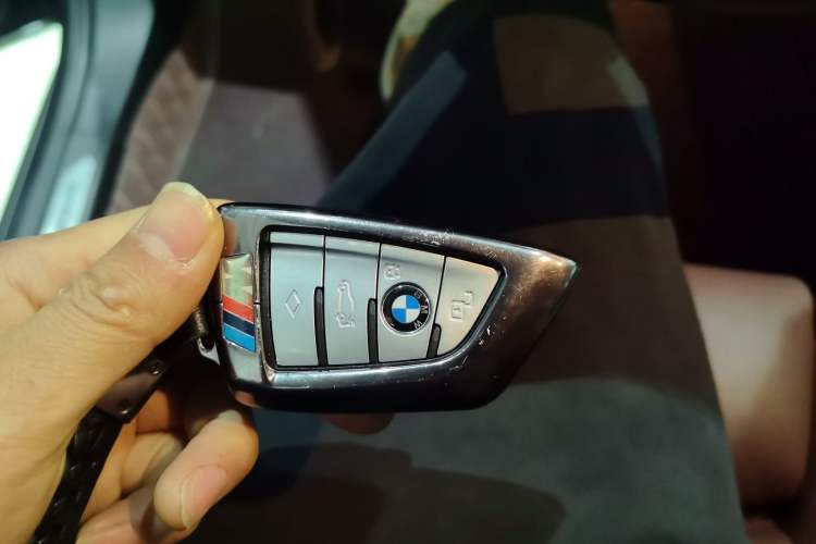 Used BMW X5 2022 xDrive40i M Sport Package Vehicle Key