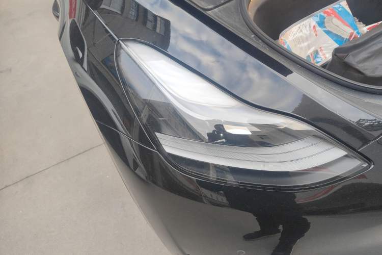 Used Tesla Model Y 2021 Standard Range Rear-Wheel Drive Version Right Front Headlight