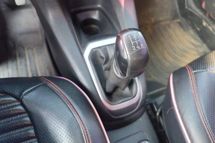 Used Peugeot 301 2014 1.6L Manual Comfort Edition
