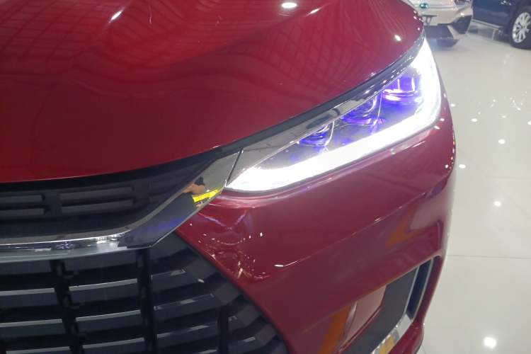 Used BYD Tang New Energy 2019 EV600D Four-Wheel Drive Smart Connectivity Leading Model Left Front Headlight