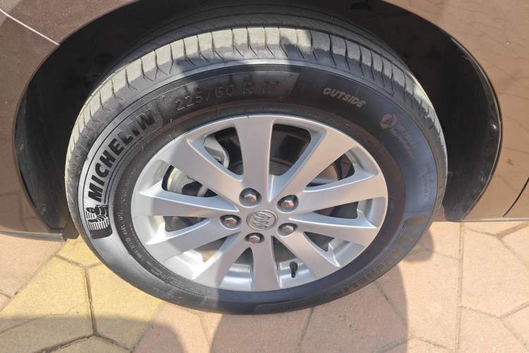 Used Buick GL8 2018 28T Luxury Model China VI Standard