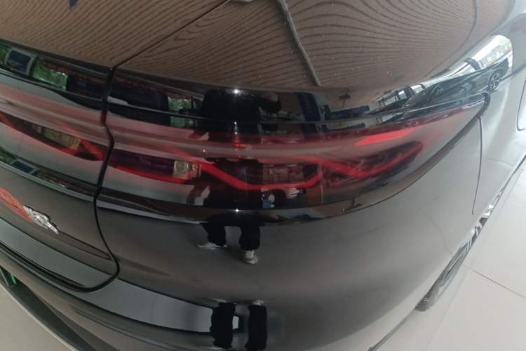 Used BYD Han 2024 EV Glory Edition 506KM Front-Wheel-Drive Premium Model
